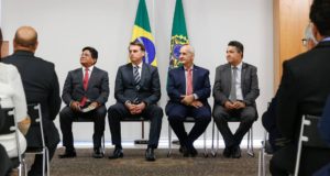 O pastor Gilmar Santos ao lado do presidente Jair Bolsonaro durante evento em 2019