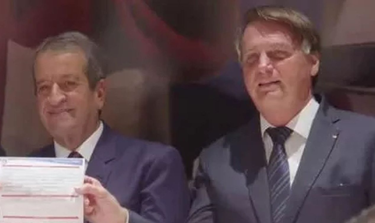 Flávio Bolsonaro, Valdemar Costa Neto e Jair Bolsonaro