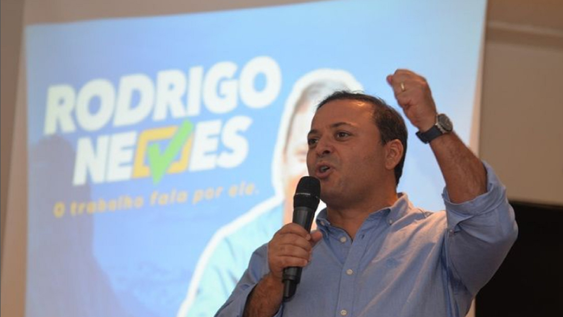 Rodrigo Neves é a surpresa da eleição no Rio