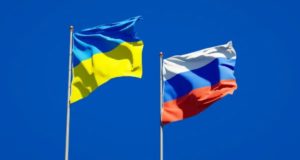 Bandeiras de Rússia e Ucrânia