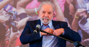 Ex-presidente Lula em discurso