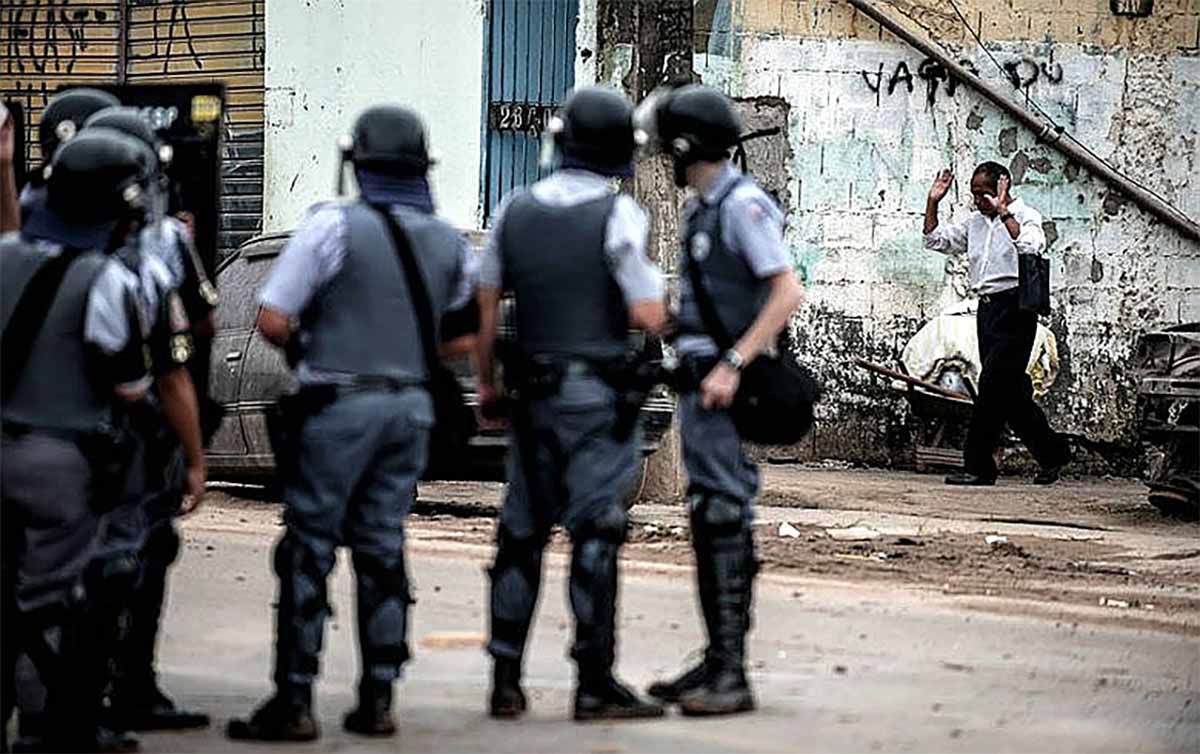 Violência policial no Brasil