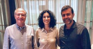 Antonia Pellegrino e Marcelo Freixo ao lado de Alckmin