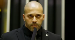 Julgamento de Silveira acirra movimento no STF