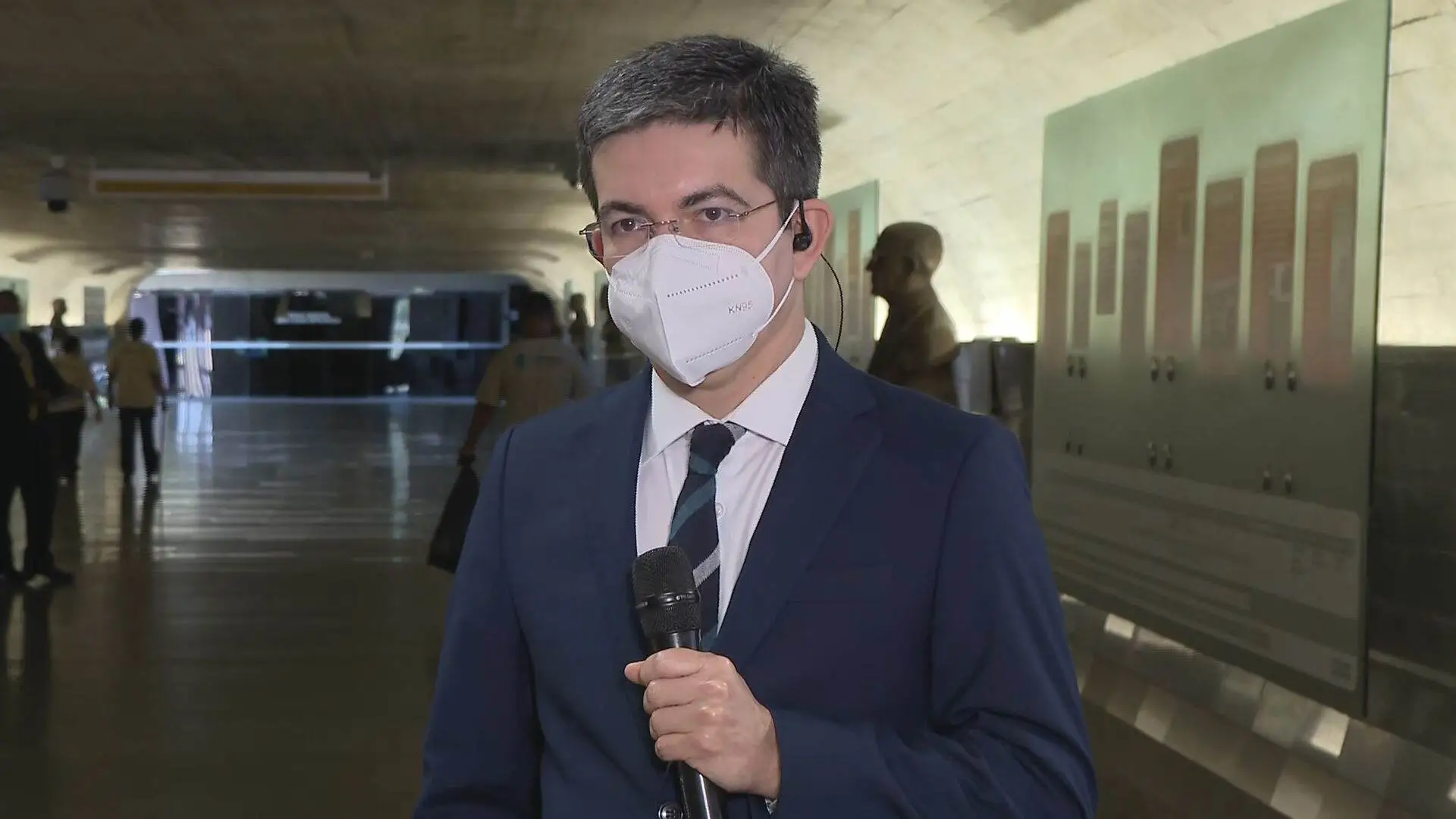 Randolfe diz ter assinatura para abertura da CPI do MEC