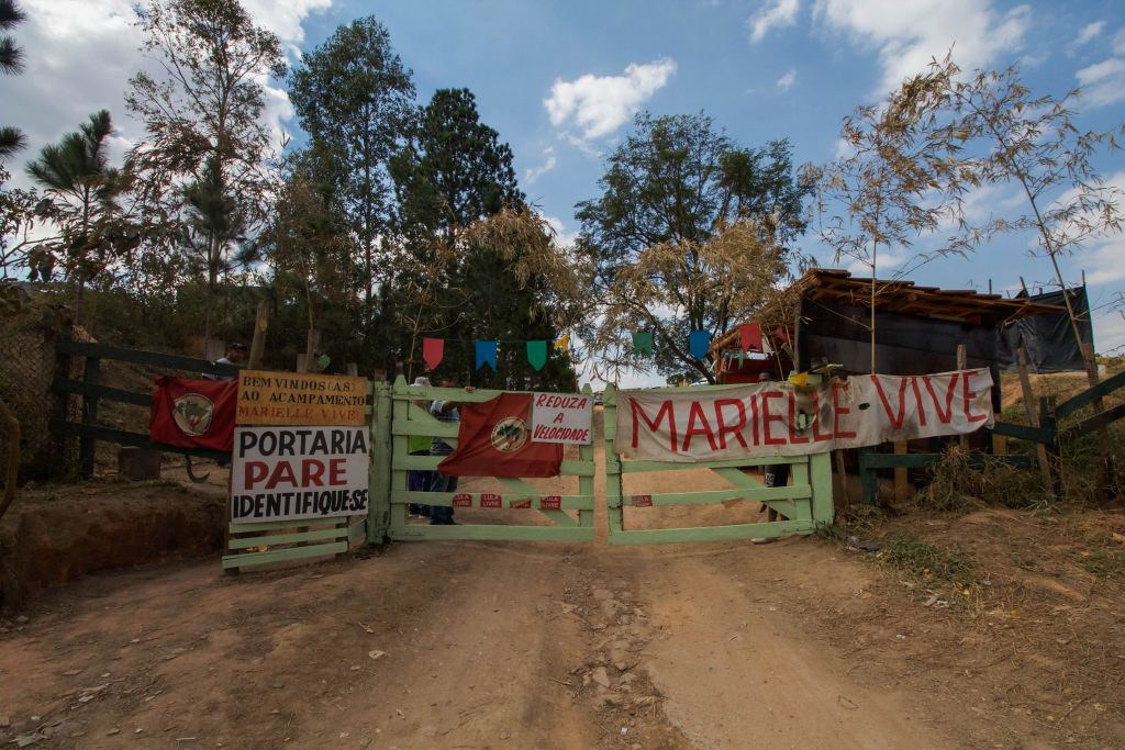 hoem dispara tiros contra acampamento Marielle Vive