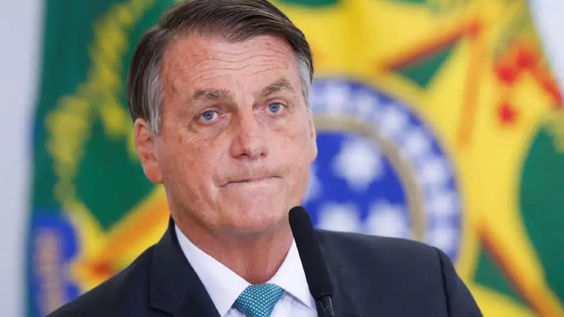Bolsonaro é alvo de protesto em Cuiabá
