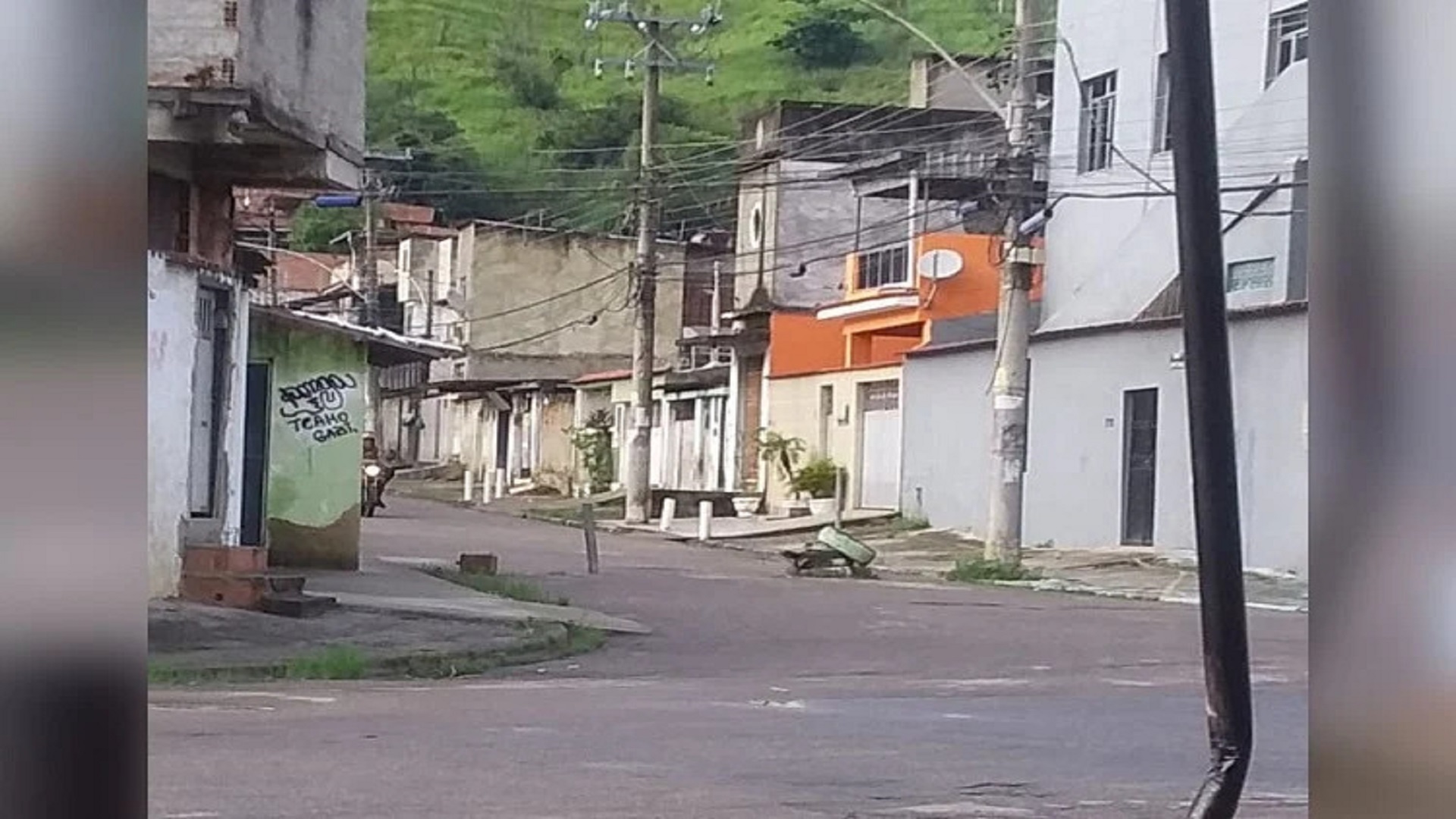 Moradores acusam criminosos de atirar em criança