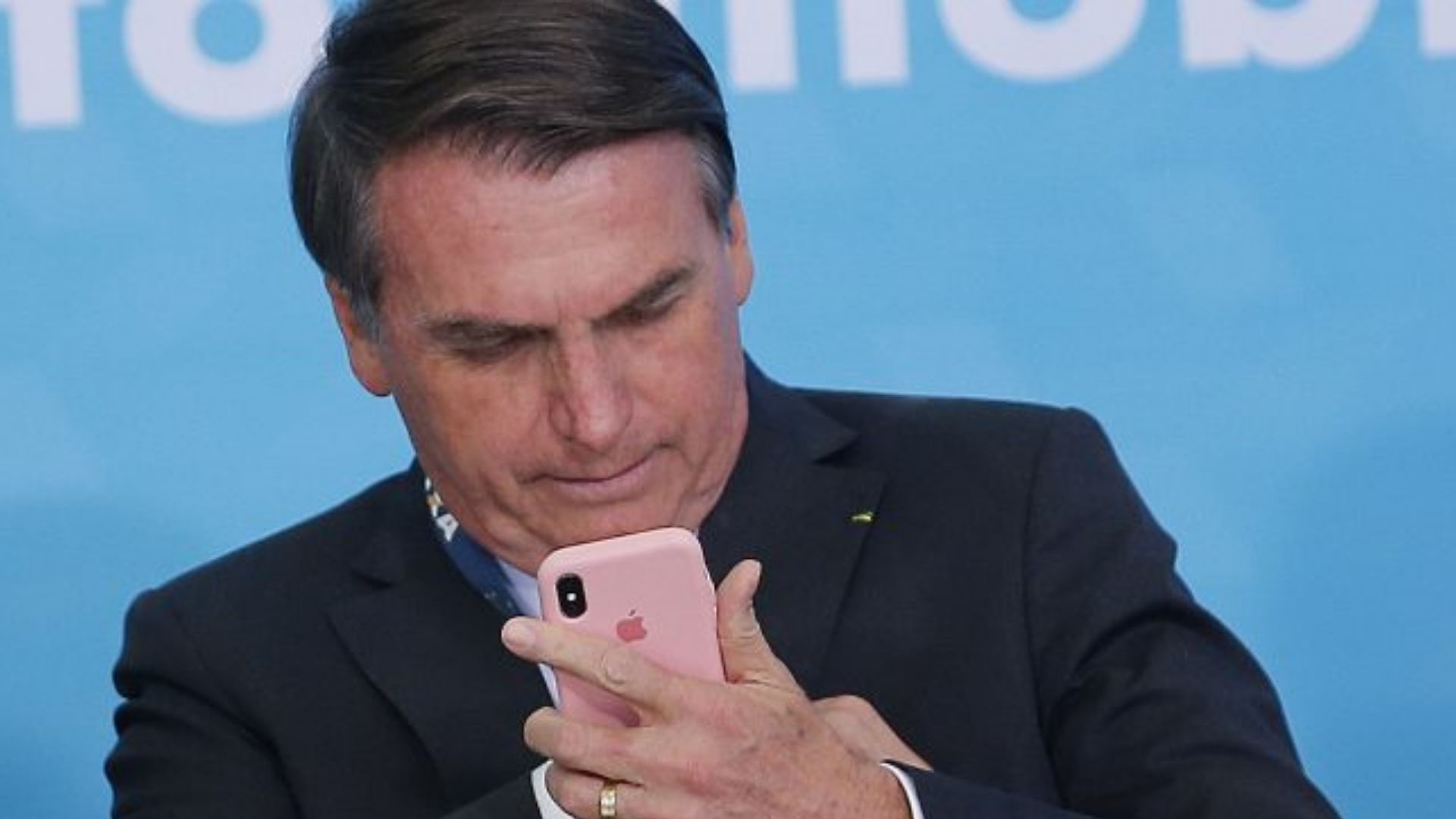 Bolsonaro irá se reunir com representantes do Whatsapp