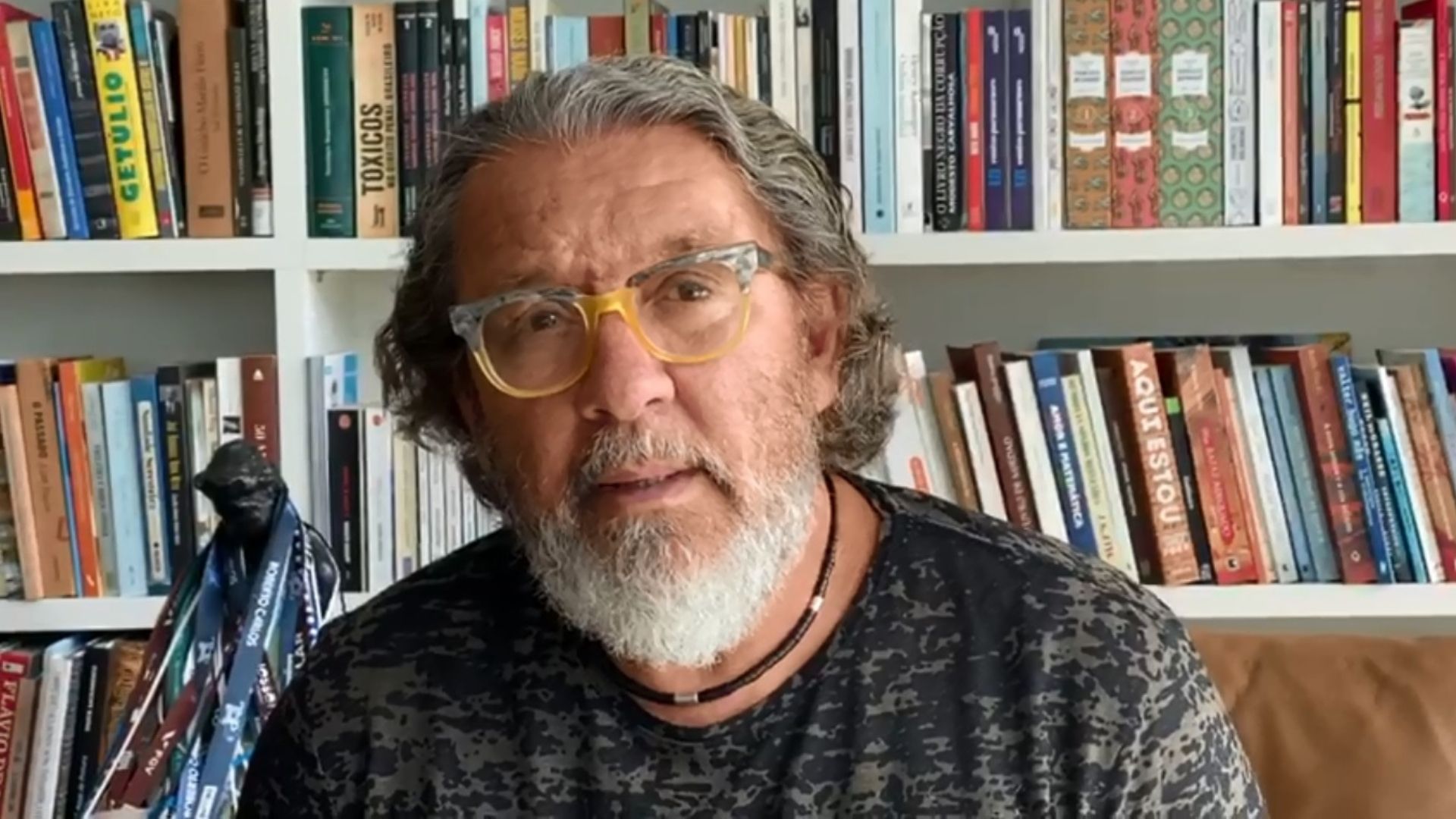 Carlos Almeida fala sobre aborto