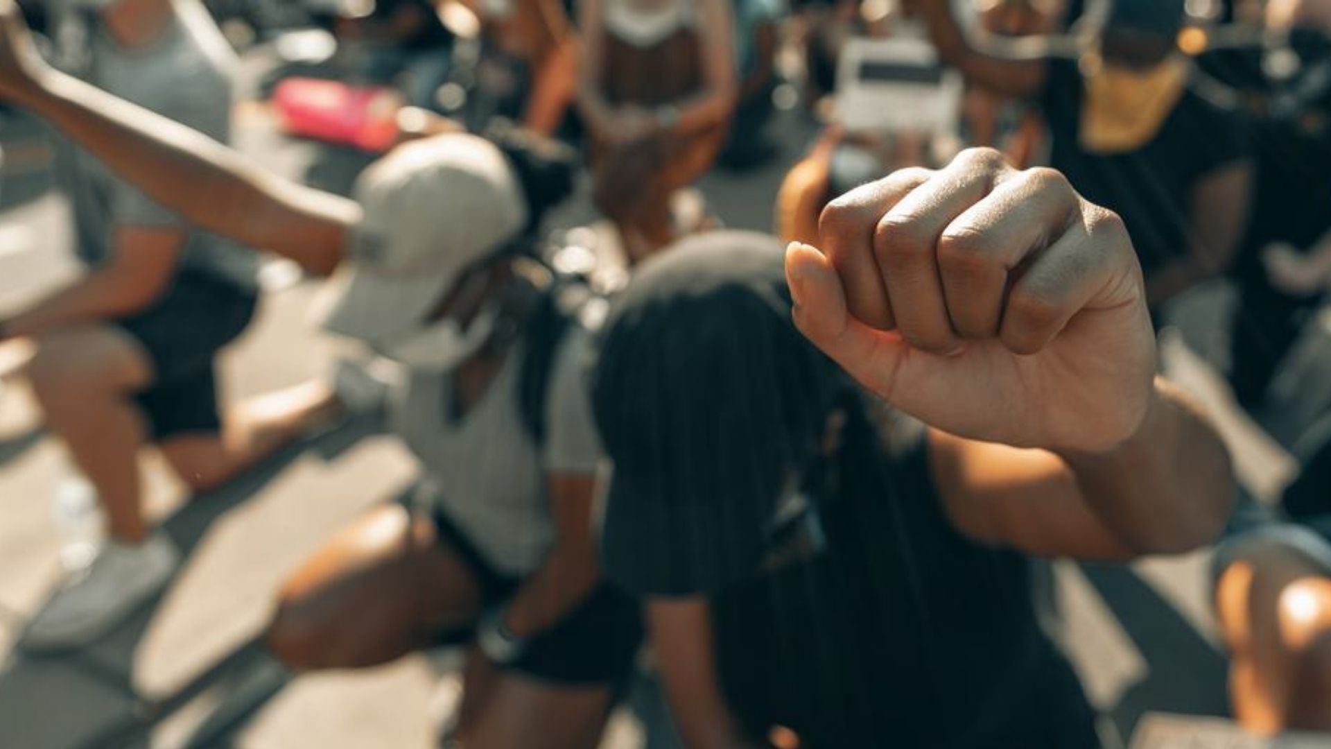 Marcha contra a discriminação racial na Carolina do Norte, EUA.