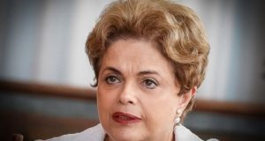 Dilma diz que 'Bolsonaros tem compromisso com a tortura'