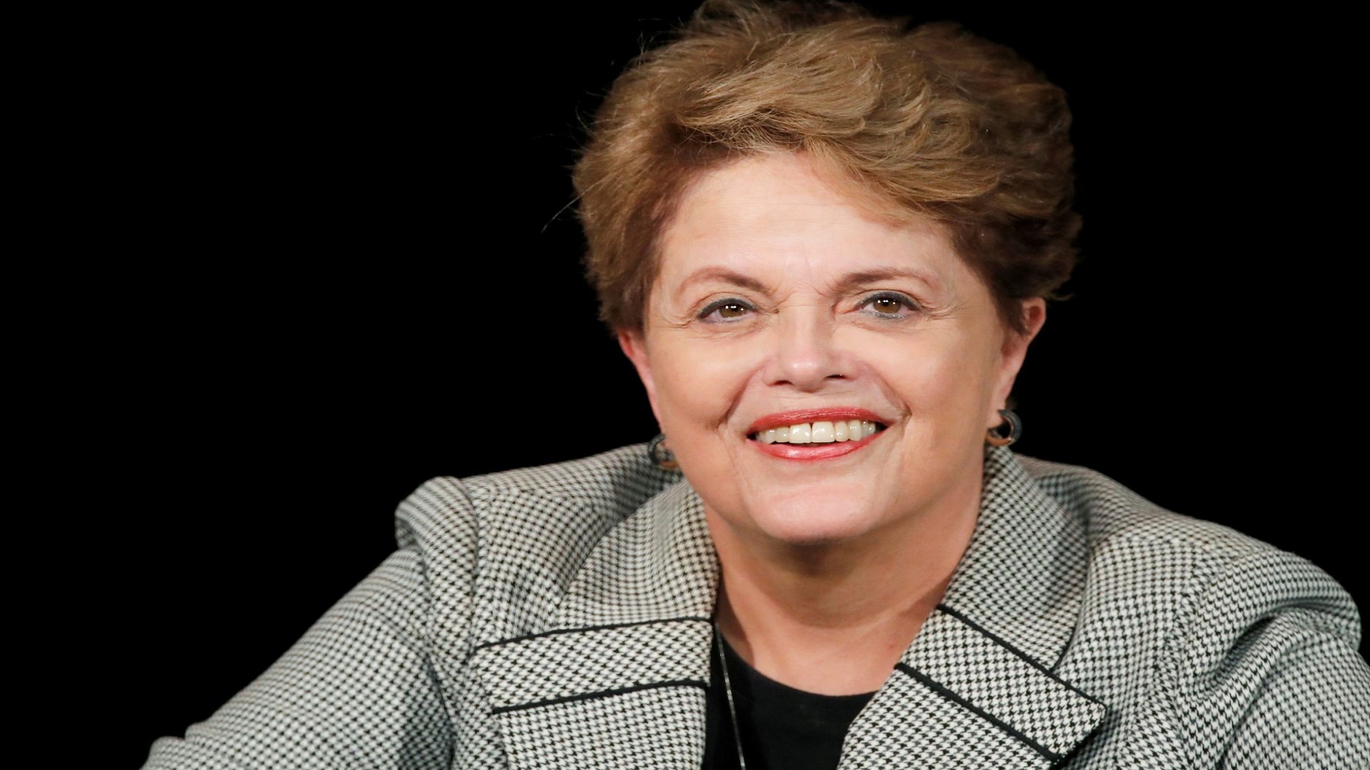 Dilma Rousseff participa do podcast do cantor Mano Brown