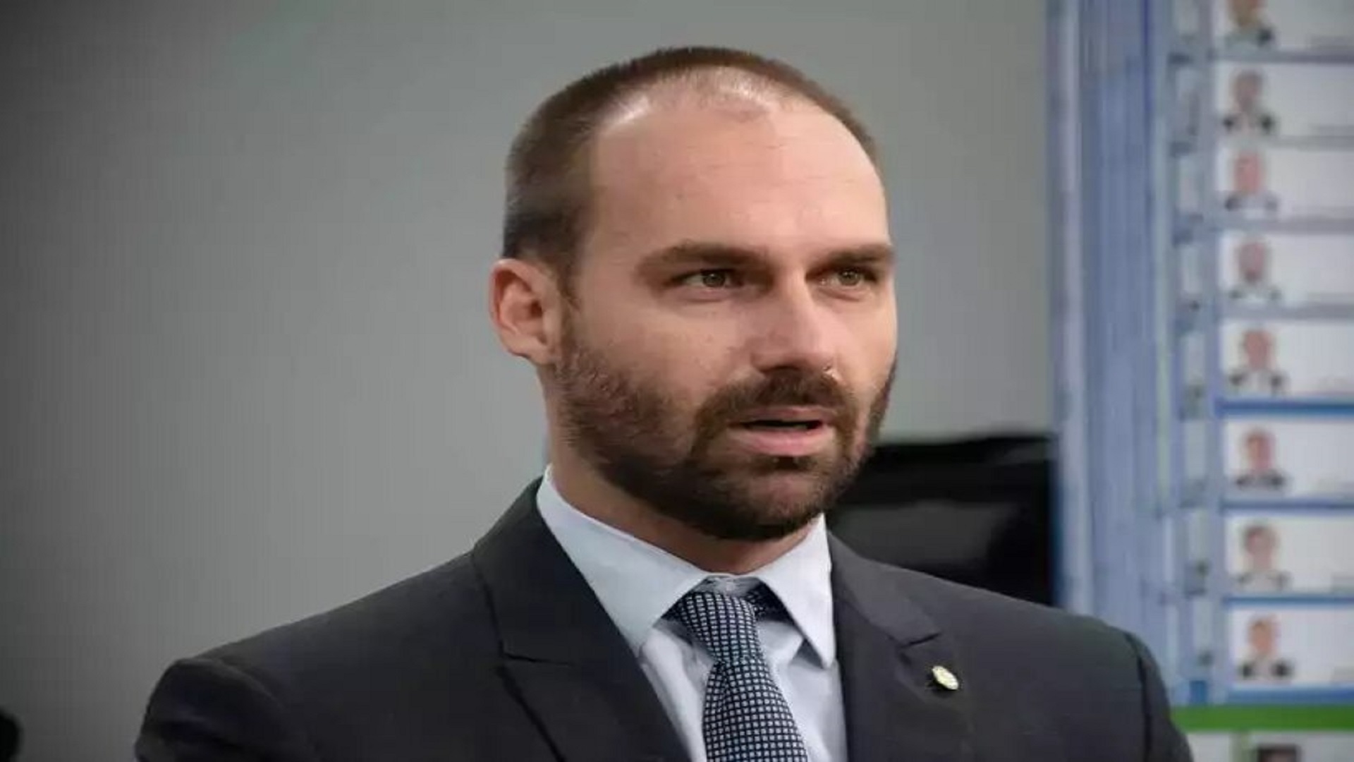 Eduardo Bolsonaro é condenado a indenizar Omar Aziz