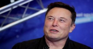 Elon Musk: “Por ‘liberdade de expressão’