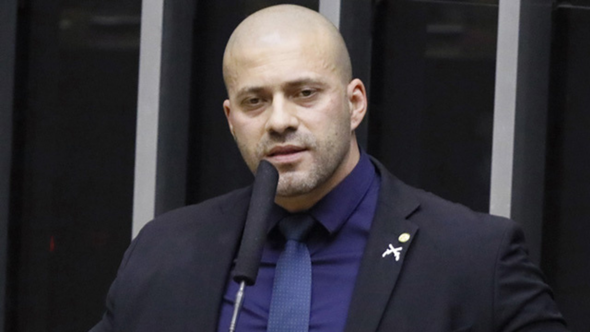 Comissão da OAB aprova parecer sobre indulto de Daniel Silveira