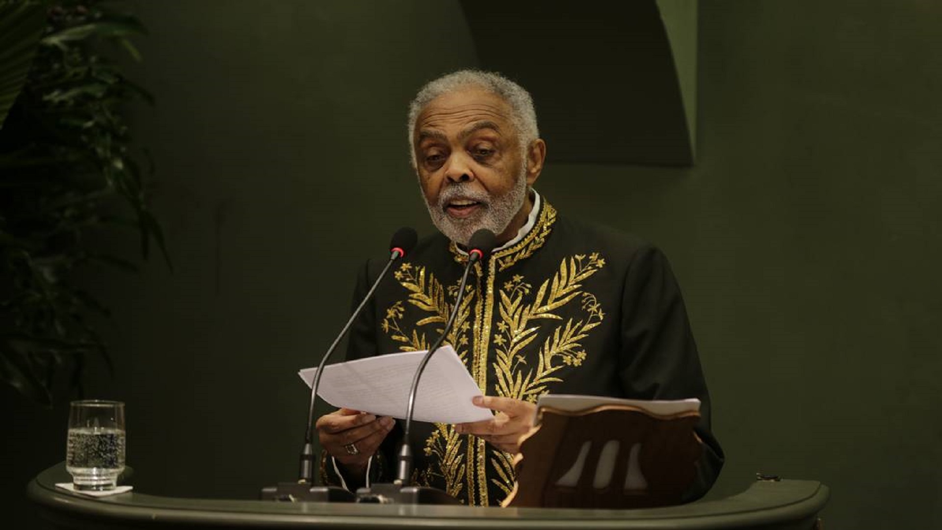 Gilberto Gil toma posse na Academia Brasileira de Letras