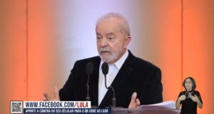 Lula durante coletiva