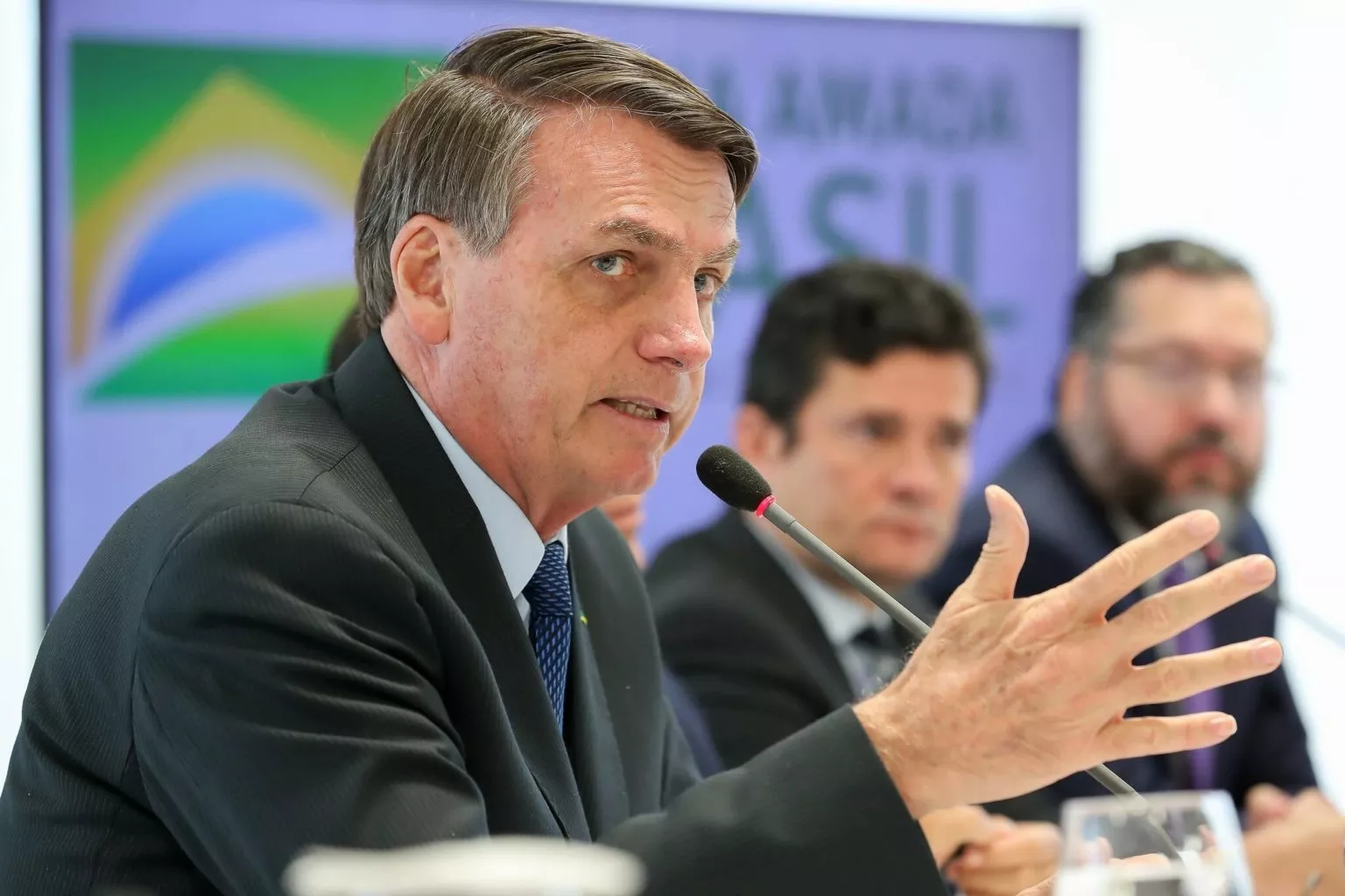 Bolsonaro chama lei Rouanet de desgraçada