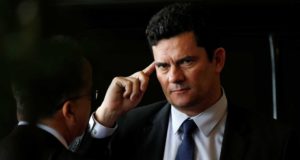 Humilhado por moderador, Moro tenta explicar por que acha Lula "extremista"