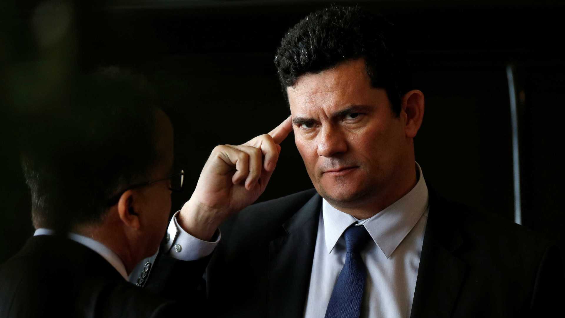 Humilhado por moderador, Moro tenta explicar por que acha Lula "extremista"