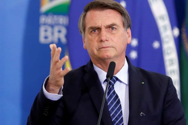 Advogados da União dizem que a ação de Bolsoanro pode ser motivo de pedido de impeachment
