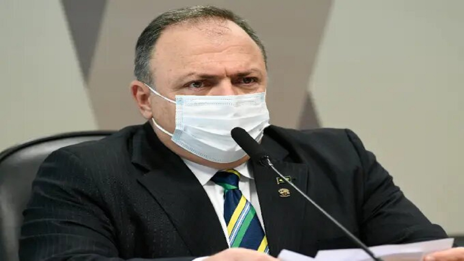 Justiça acolhe pedido de André Mendonça a favor de Pazuello