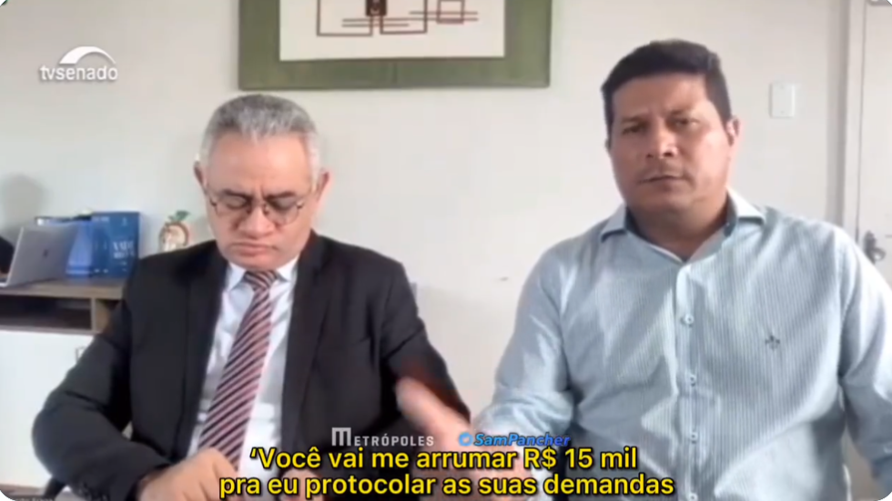 Trecho do vídeo em que um prefeito relata pedido de propina. No momento da imagem ele está dizendo que um dos pastores pediu 15 mil reais para "protocolar suas demandas".