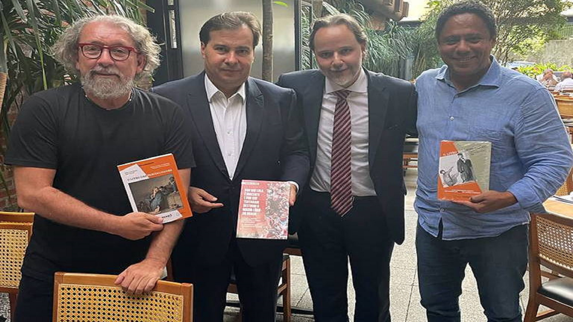 Grupo Prerrogativas se encontra com Rodrigo Maia