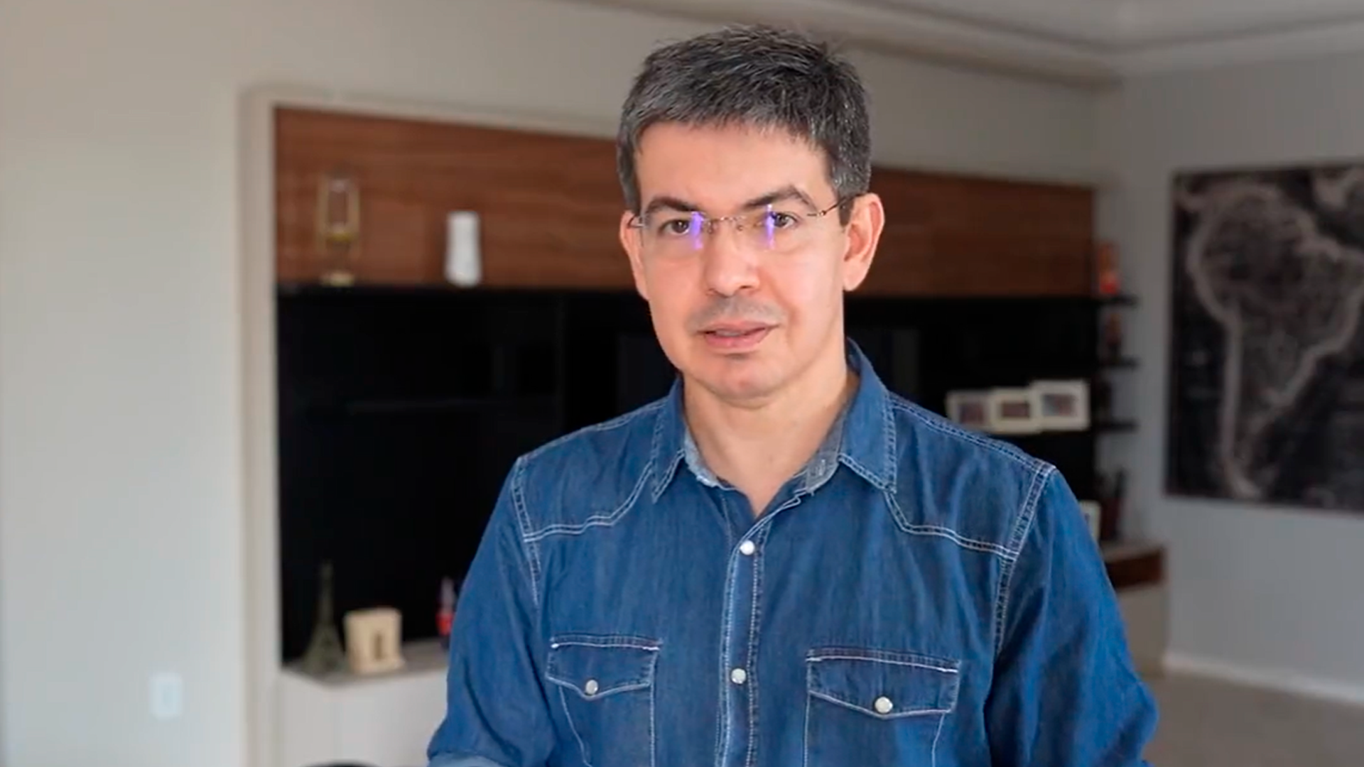 Randolfe diz que governo Bolsonaro está desesperado