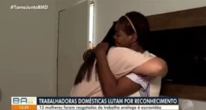 Com medo, mulher negra resgatada