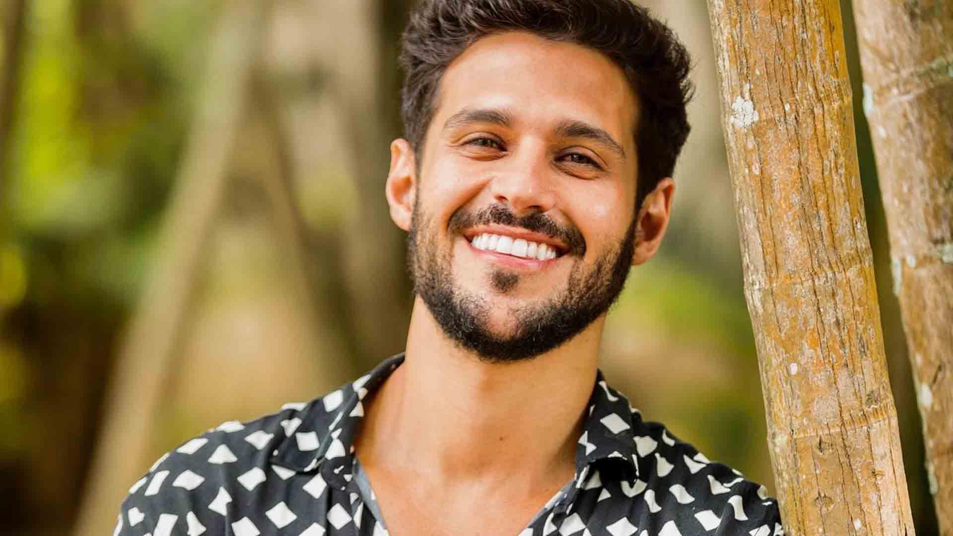 Rodrigo mussi teve que ser contido após tenar fugir da uti
