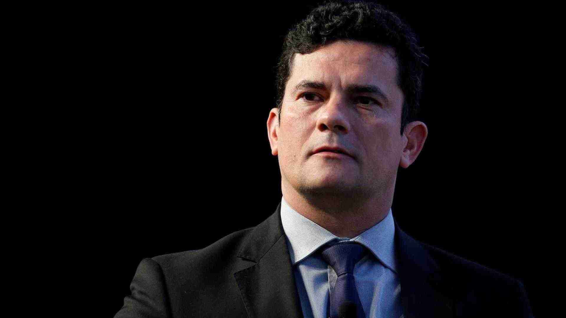 Sergio Moro se retira de hotel após descobrir que Dilma estava no local