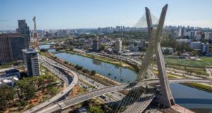 Foto da ponte estaiada Octavio Frias de Oliveira, em São Paulo.