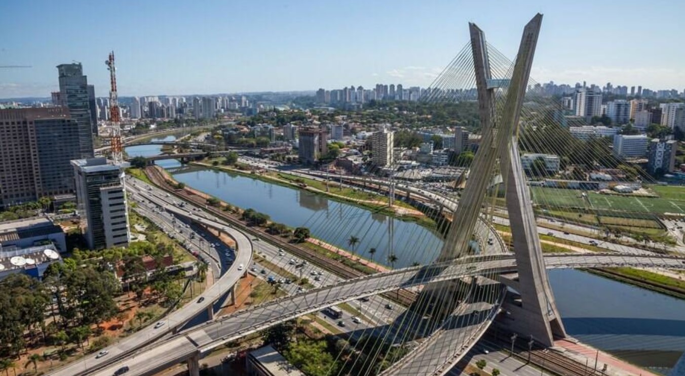 Foto da ponte estaiada Octavio Frias de Oliveira, em São Paulo.