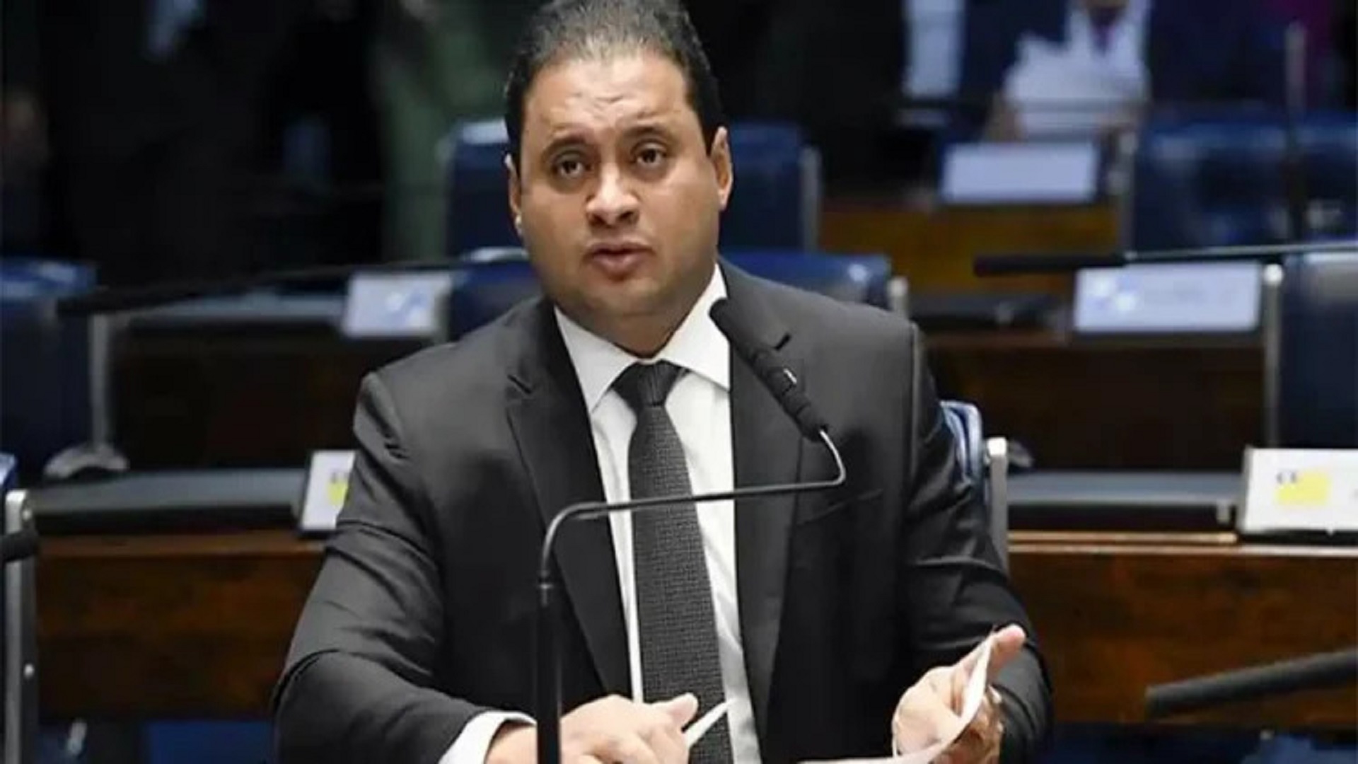 PDT faz apelo para que senador assine CPI do MEC