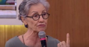 Cássia Kiss faz discurso contra aborto