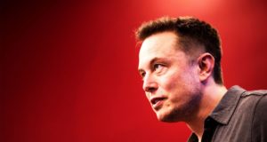 empresa de elon musk pagou uma funcionária para ela parar de acusar o empresário de assédio