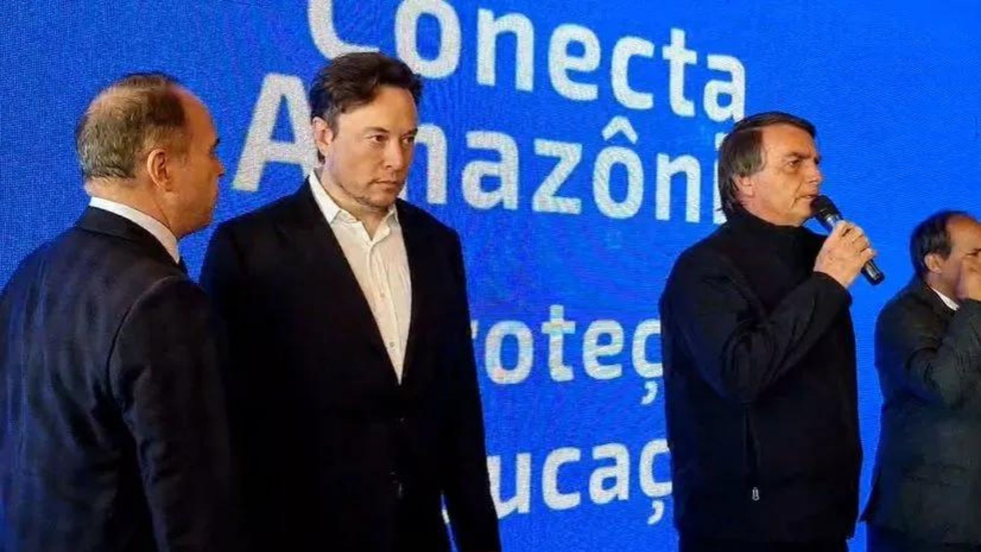 Elon musk anuncia açãode tecnologia em escolas na Amazonia