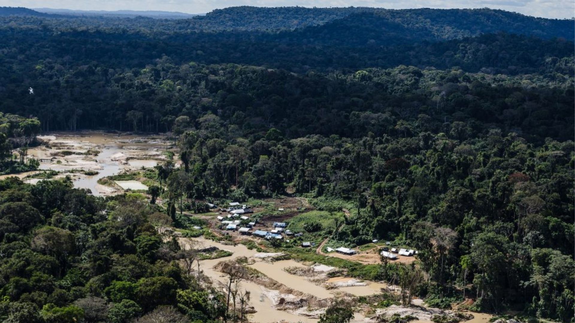 Organização diz que garimpeiros foram retirados de terra indígena