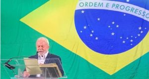 “Que Brasil você quer? O do ódio ou do amor?”, pergunta VÍDEO da pré-campanha de Lula