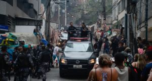 RJ: Governo de Cláudio Castro acumula 178 mortes em 39 chacinas, diz levantamento