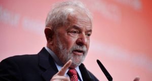 Lula pretende sugerir fim de escolas cívico-militares