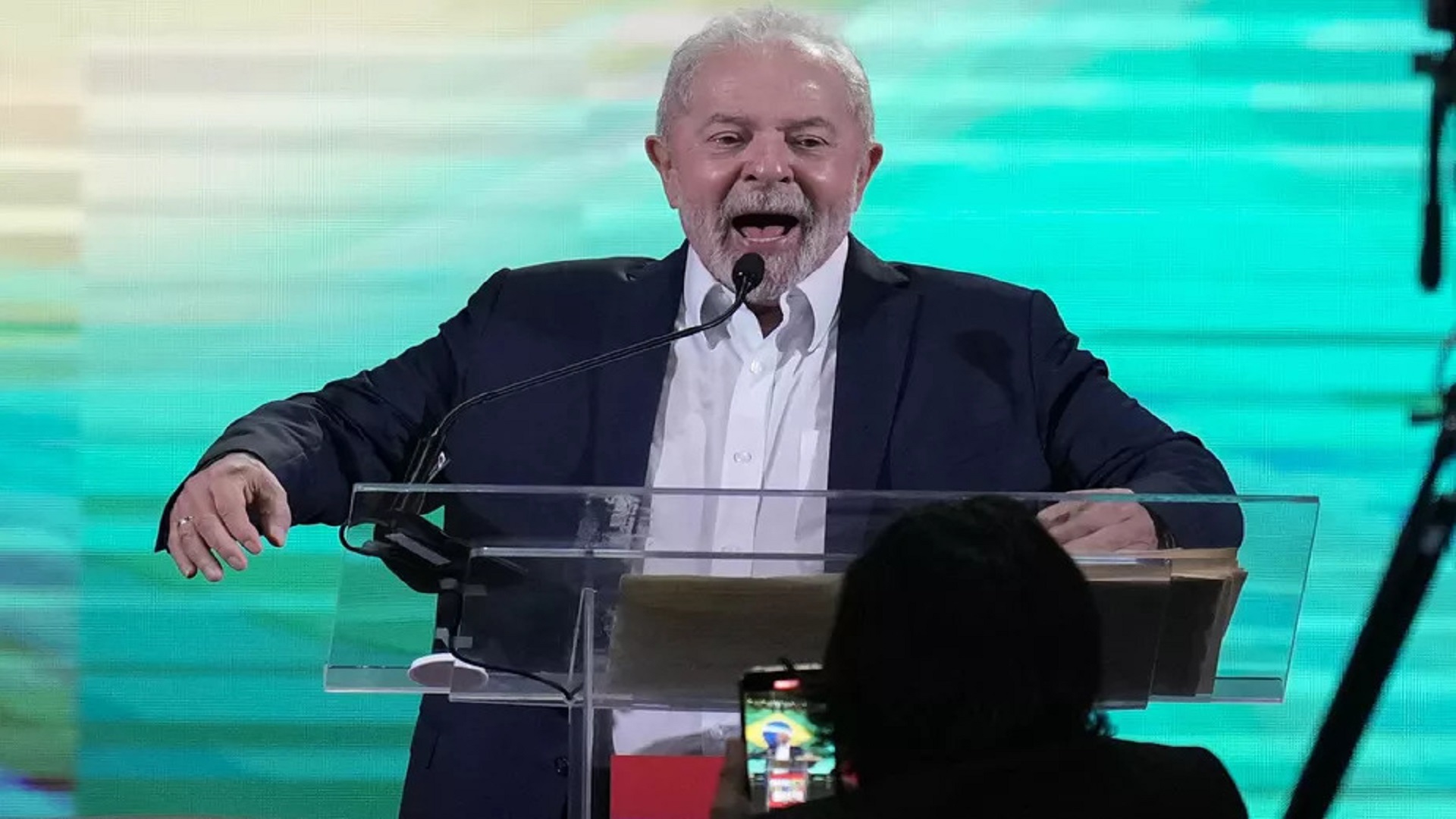 Lula participa de encontro