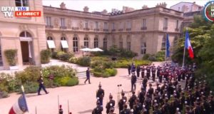 Visão aérea da cerimônia de posse de Macron, na França.