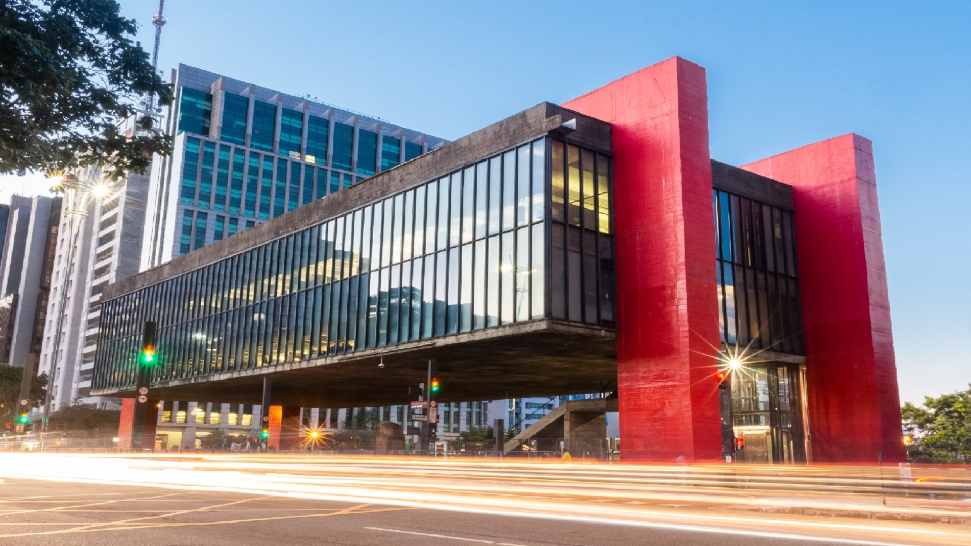 Masp. Музей Паулиста, Brasil, Sáo Paulo. Музей искусства Сан-Пауло Ассис Шатобриан. Музей Паулиста Сан-Паулу интерьер.