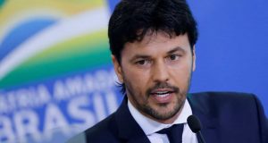 Fábio Faria debocha de pesquisa do DataFolha