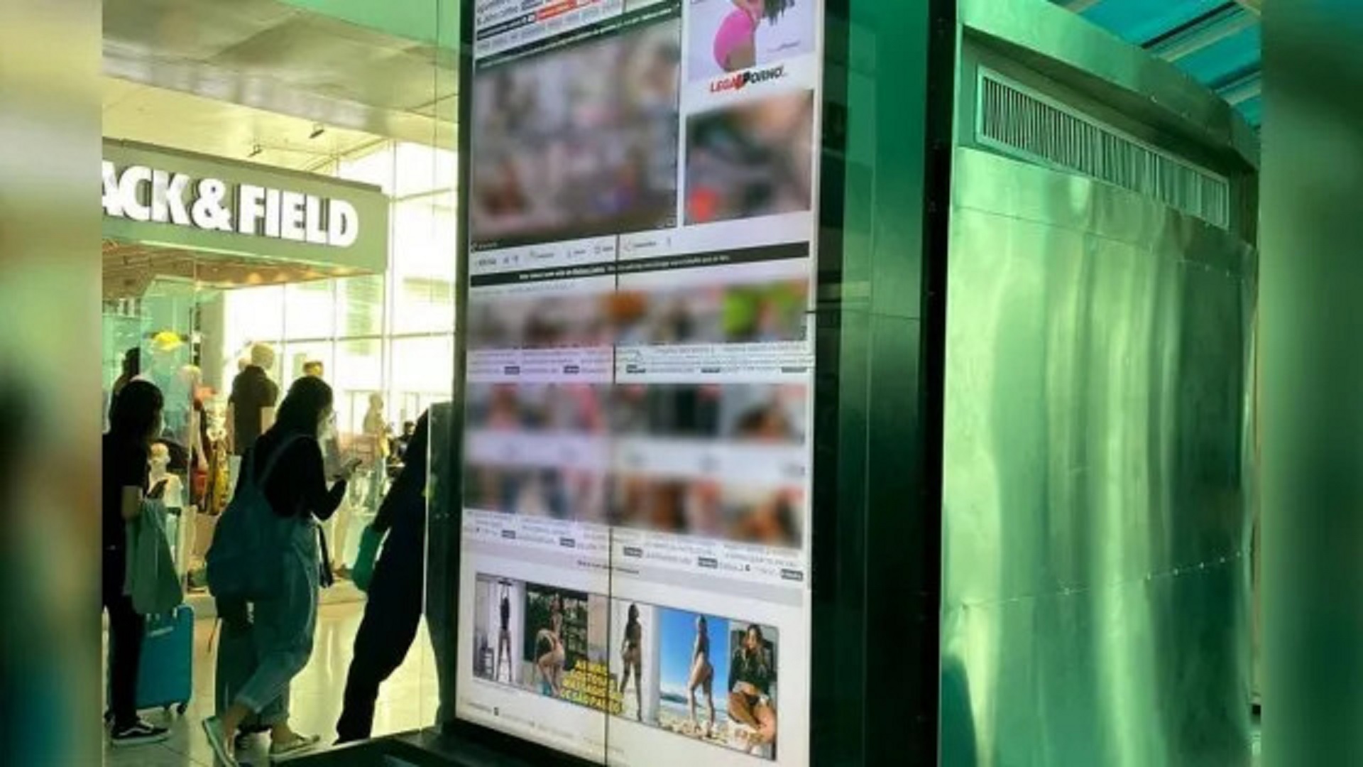 Painel de aeroporto no Rio exibe vídeo pornográfico