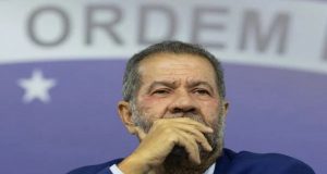 Presidente do PDT admite traição a Ciro