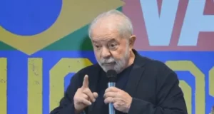 Lula cita novela em discurso